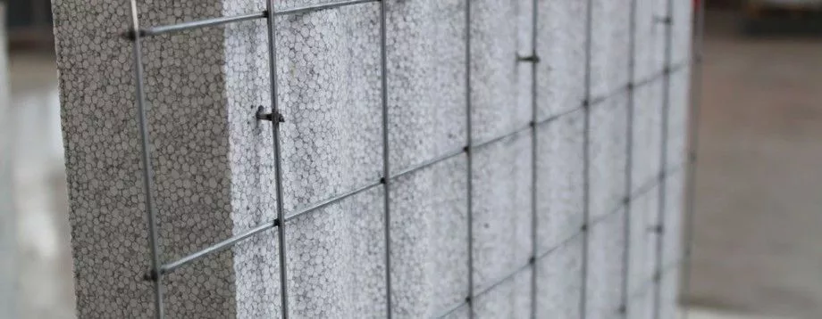 Single-Panel_the-innovative-construction-method-with-polystyrene-panels_panels-placement